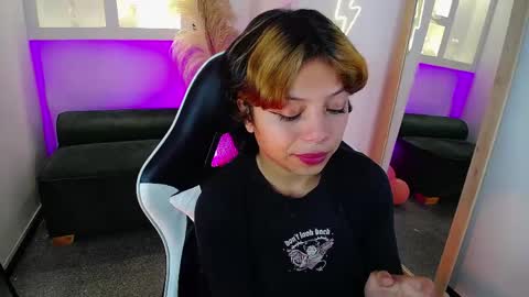 melody701583as online show from April 27, 1:09 pm