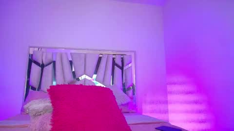    online show from October 20, 7:25 pm