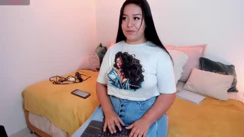 Snapshot of melody_bonnie22 chatting on February 13, 12:11 pm Leslie online show from February 13, 12:11 pm