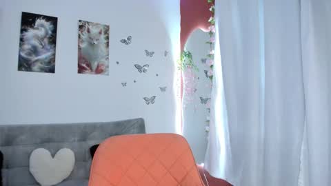 melody_cute10 online show from February 19, 2:13 pm