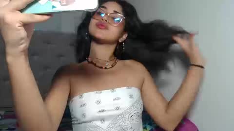 Snapshot of melody_phillips2 chatting on September 22, 2:30 pm melody phillips online show from September 22, 2:30 pm