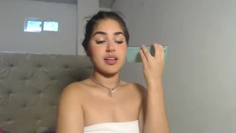 Snapshot of melody_phillips2 chatting on October 24, 3:41 pm melody phillips online show from October 24, 3:41 pm