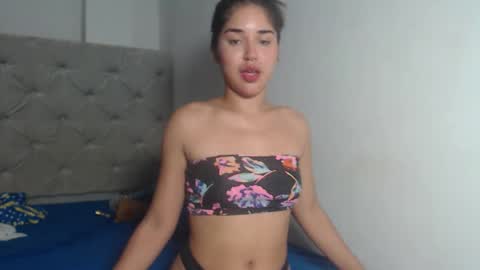 Snapshot of melody_phillips2 chatting on November 9, 9:40 am melody phillips online show from November 9, 9:40 am