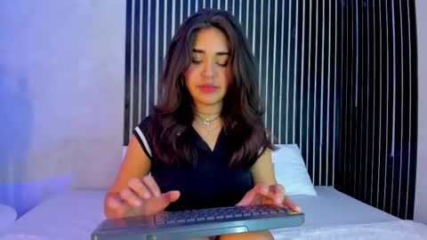 Snapshot of melody_phillips2 chatting on February 24, 5:16 am melody phillips online show from February 24, 5:16 am