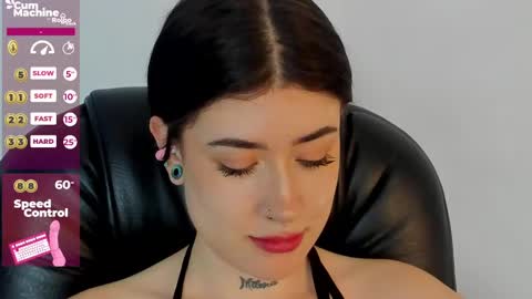 Snapshot of melody_suarez chatting on January 12, 2:14 am MELODY online show from January 12, 2:14 am