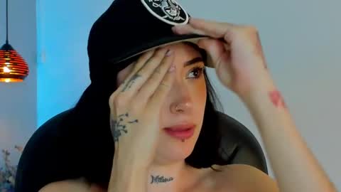 Snapshot of melody_suarez chatting on January 13, 1:34 am MELODY online show from January 13, 1:34 am