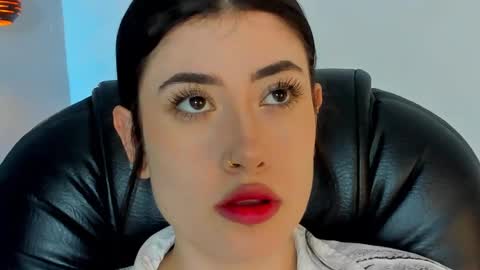 Snapshot of melody_suarez chatting on January 17, 7:38 pm MELODY online show from January 17, 7:38 pm