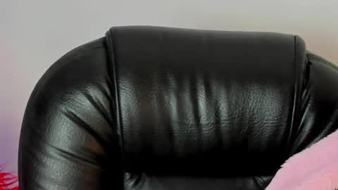 Snapshot of melody_suarez chatting on February 4, 10:34 pm MELODY online show from February 4, 10:34 pm