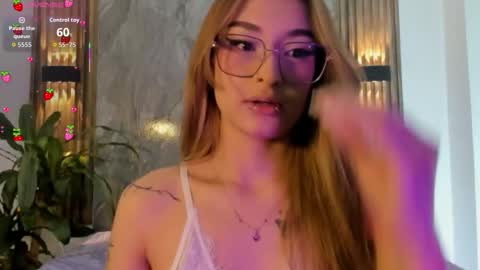 melodylanee online show from December 23, 10:57 am