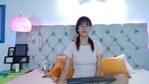 Snapshot of melodymansson chatting on January 3, 2:08 pm Luisa Castro online show from January 3, 2:08 pm