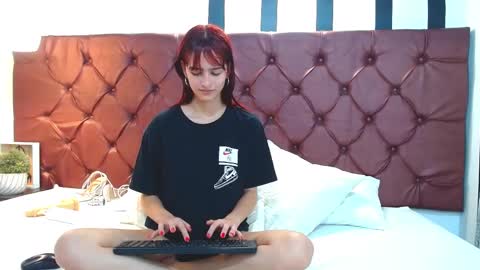 Snapshot of melodymansson chatting on March 7, 5:06 pm Luisa Castro online show from March 7, 5:06 pm