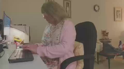 Melody online show from October 13, 12:27 pm