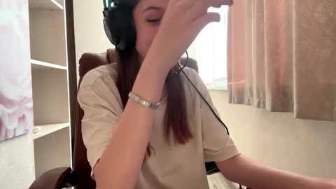 Hi Im Aria 18 years old online show from October 4, 1:20 pm