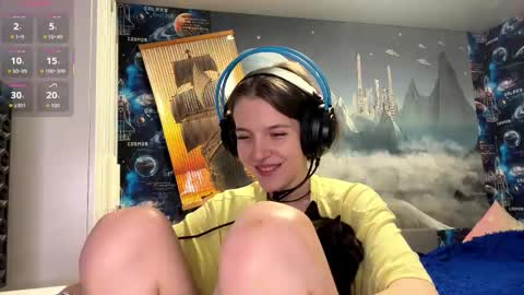 Hi Im Aria 18 years old online show from December 14, 3:06 pm