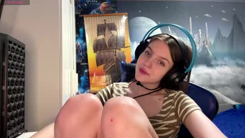 Hi Im Aria 18 years old online show from May 3, 3:07 pm