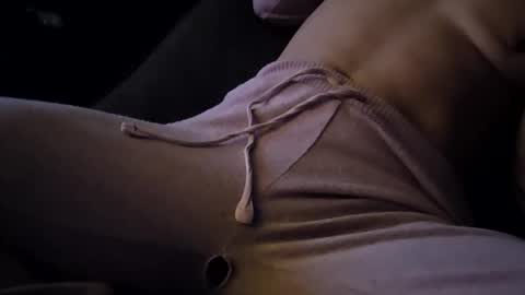 meloubynight online show from February 1, 8:40 pm