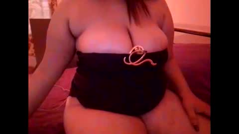 Snapshot of meltednorth6 chatting on November 23, 8:47 am Merry online show from November 23, 8:47 am