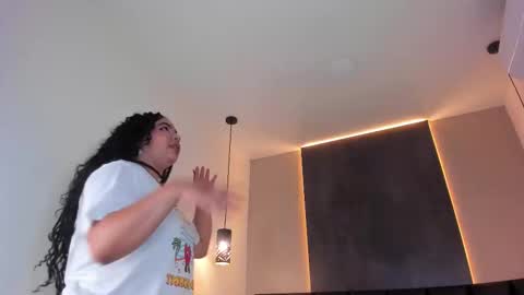  Memphis Williams  online show from December 15, 2:49 am