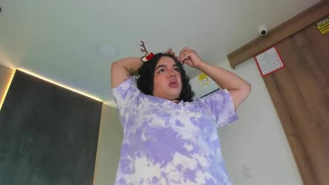  Memphis Williams  online show from December 17, 3:01 am