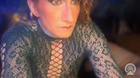 memyselfnirene804 online show from May 1, 7:02 am