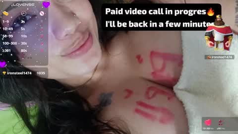 Snapshot of mena_hicks chatting on March 2, 7:23 pm Heart online show from March 2, 7:23 pm