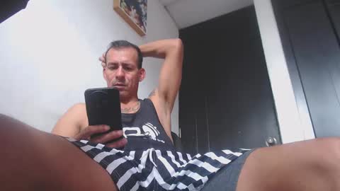 Snapshot of mensexydick20 chatting on November 3, 5:47 pm big brown online show from November 3, 5:47 pm