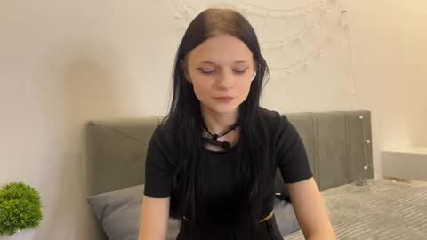 meow3cha online show from April 14, 5:30 pm