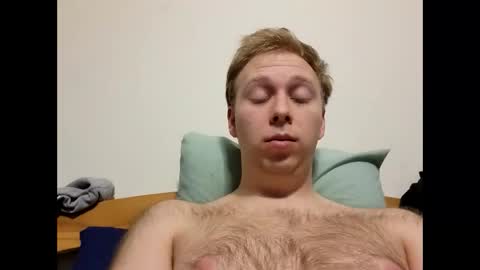 Snapshot of meow732 chatting on November 26, 3:18 am meow732 online show from November 26, 3:18 am