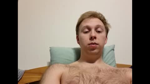 Snapshot of meow732 chatting on December 17, 1:44 am meow732 online show from December 17, 1:44 am