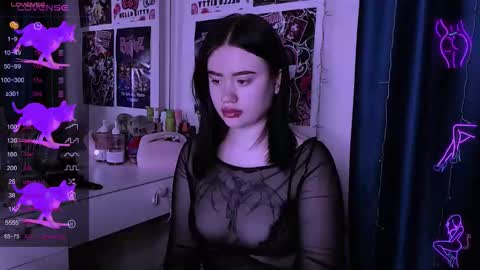 Snapshot of meow_marie chatting on December 18, 10:49 pm meow marie online show from December 18, 10:49 pm