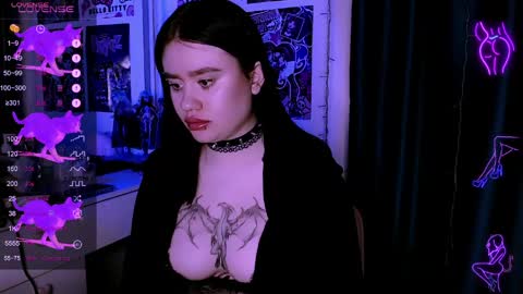 Snapshot of meow_marie chatting on April 4, 11:57 pm meow marie online show from April 4, 11:57 pm