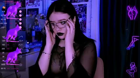 Snapshot of meow_marie chatting on April 19, 10:45 pm meow marie online show from April 19, 10:45 pm