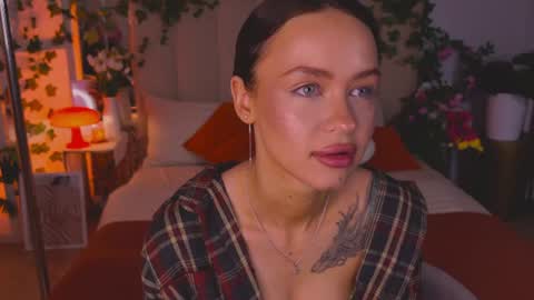 Snapshot of meow_nancy chatting on July 21, 5:43 am Heeyyooo Im Nans Subscribe to me I will be glad online show from July 21, 5:43 am