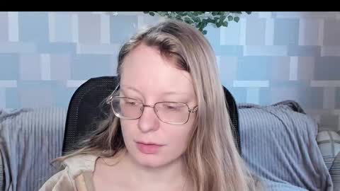 meowcr online show from January 15, 5:45 am