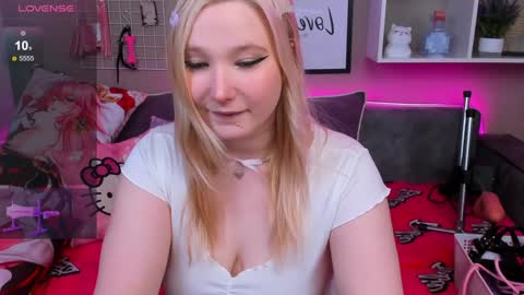 Snapshot of meowkakitty chatting on January 21, 1:08 am MeowkaKitty online show from January 21, 1:08 am
