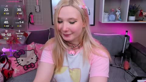 Snapshot of meowkakitty chatting on January 27, 8:07 am MeowkaKitty online show from January 27, 8:07 am