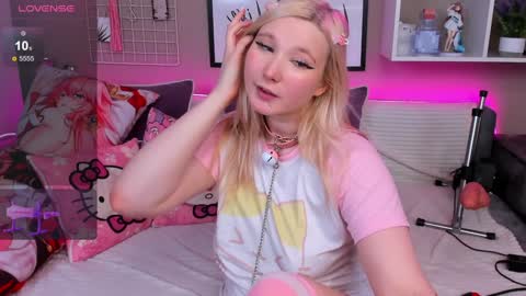 Snapshot of meowkakitty chatting on February 4, 3:54 am MeowkaKitty online show from February 4, 3:54 am