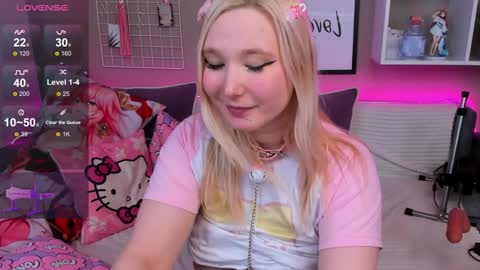 Snapshot of meowkakitty chatting on February 4, 6:57 am MeowkaKitty online show from February 4, 6:57 am