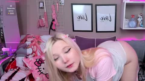 Snapshot of meowkakitty chatting on February 18, 12:48 am MeowkaKitty online show from February 18, 12:48 am