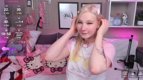 Snapshot of meowkakitty chatting on February 23, 12:51 am MeowkaKitty online show from February 23, 12:51 am