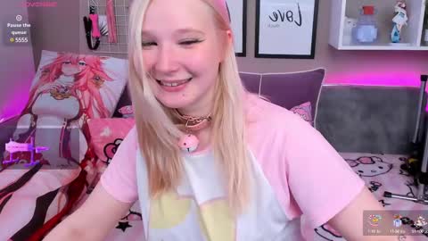 Snapshot of meowkakitty chatting on March 8, 7:16 am MeowkaKitty online show from March 8, 7:16 am