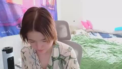 Snapshot of meowki4 chatting on September 13, 11:43 am meowme online show from September 13, 11:43 am