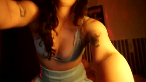 Snapshot of meowkillah chatting on September 17, 1:07 am MEOW KILLAH online show from September 17, 1:07 am