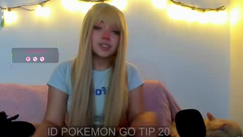 Snapshot of meowmelf chatting on June 22, 10:40 pm meowmelf online show from June 22, 10:40 pm