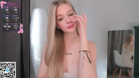 Snapshot of meowmonica chatting on September 11, 7:08 am Monica online show from September 11, 7:08 am