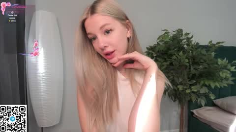 Snapshot of meowmonica chatting on September 18, 8:05 am Monica online show from September 18, 8:05 am