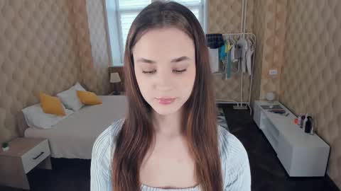 Snapshot of meoww_meows chatting on October 7, 9:06 am Julie online show from October 7, 9:06 am
