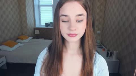 Snapshot of meoww_meows chatting on October 24, 8:22 am Julie online show from October 24, 8:22 am