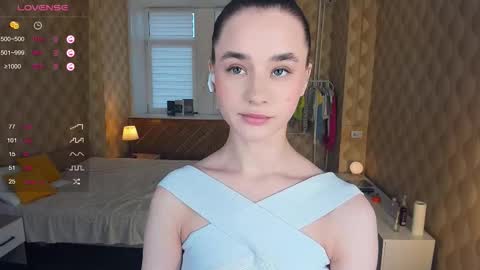 Snapshot of meoww_meows chatting on October 31, 12:06 pm Julie online show from October 31, 12:06 pm