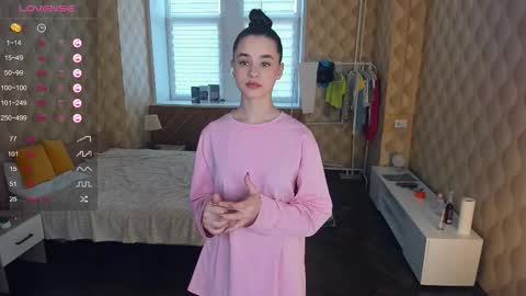 Snapshot of meoww_meows chatting on November 1, 9:22 am Julie online show from November 1, 9:22 am